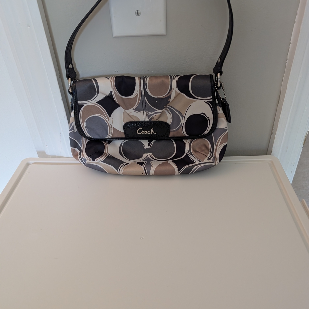 Vintage Coach Women's Black and Gray Shoulder Bag